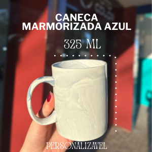 Caneca marmorizada azul 325 ml Cerâmica 325ml   Design marmorizado único e acabamento moderno, essa caneca é perfeita para quem ama detalhes elegantes no dia a dia. Personalizável com nome, frase, fotos ou arte exclusiva.